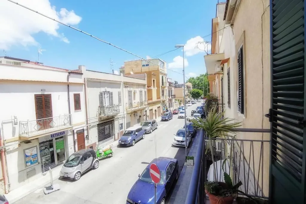 La Casetta Di Giuli Appartamento Palermo 0*,  Italia